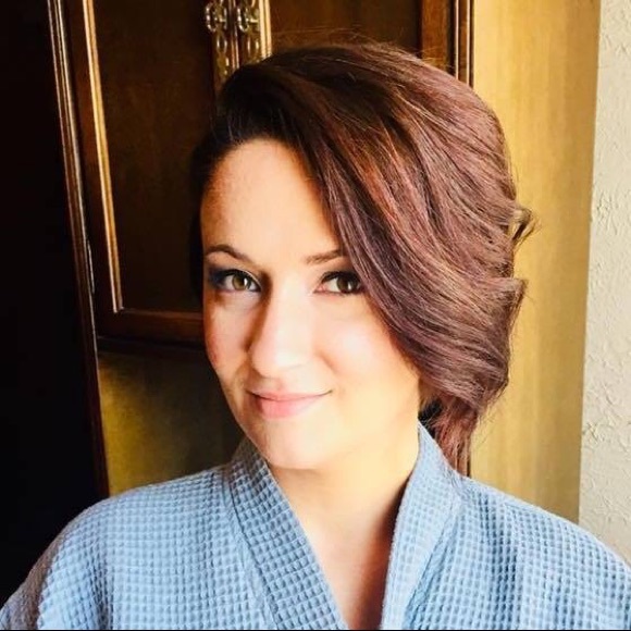 Meet your Posher, Leigha - Picture 1 of 1